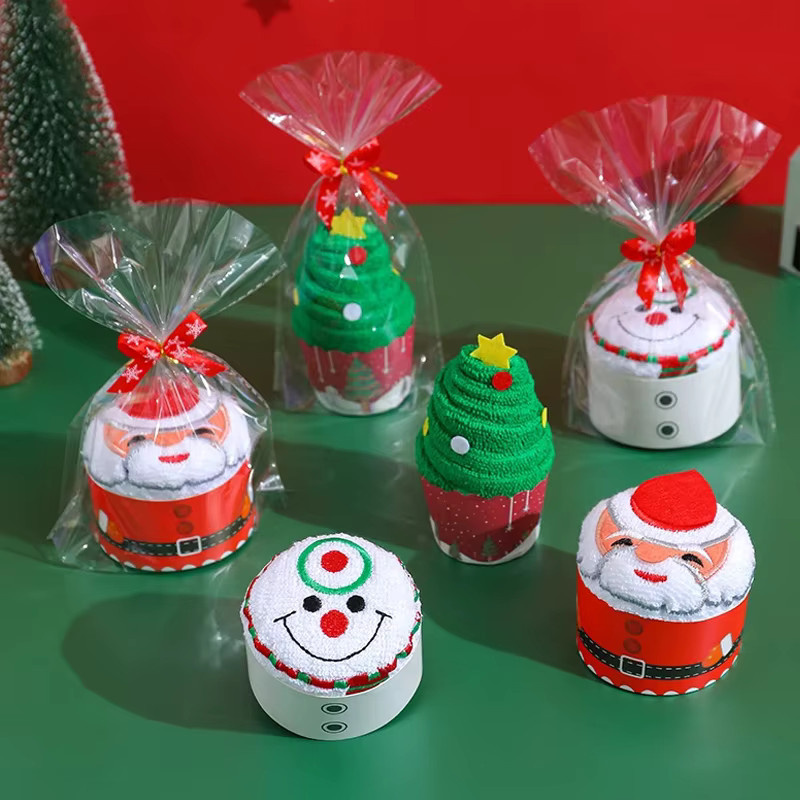 Beeinch Weihnachtliches Mikrofaser-Handtuch in Santa-Kuchen-Form, Saugfähig, Mehrfarbig - Bild 2