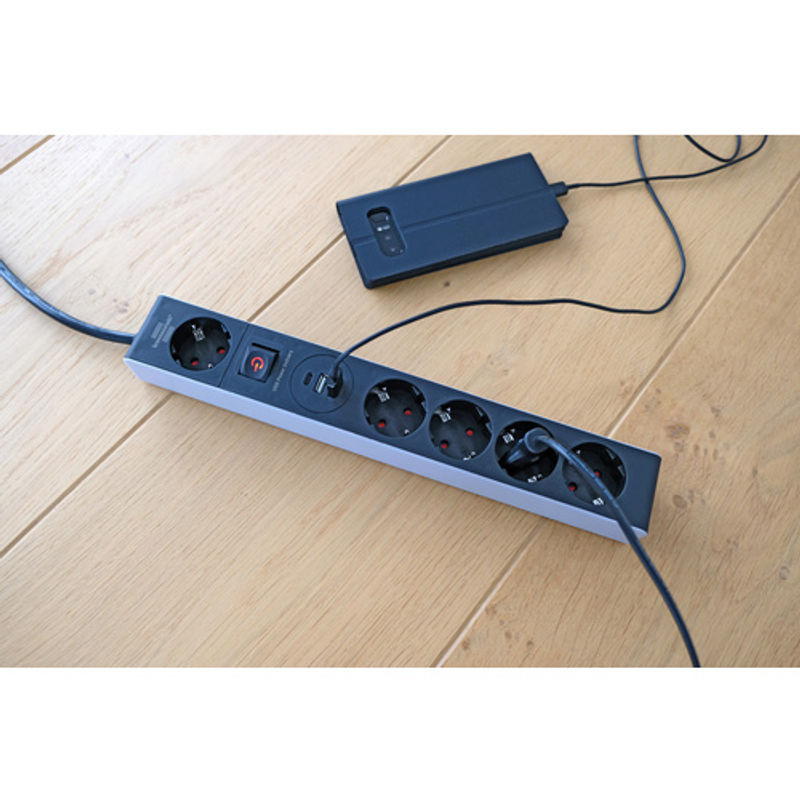 Brennenstuhl Steckdosenleiste 5-fach mit Schalter, 1x USB-C Power Delivery, 2x USB-A, 45W, grau/schwarz - Bild 3