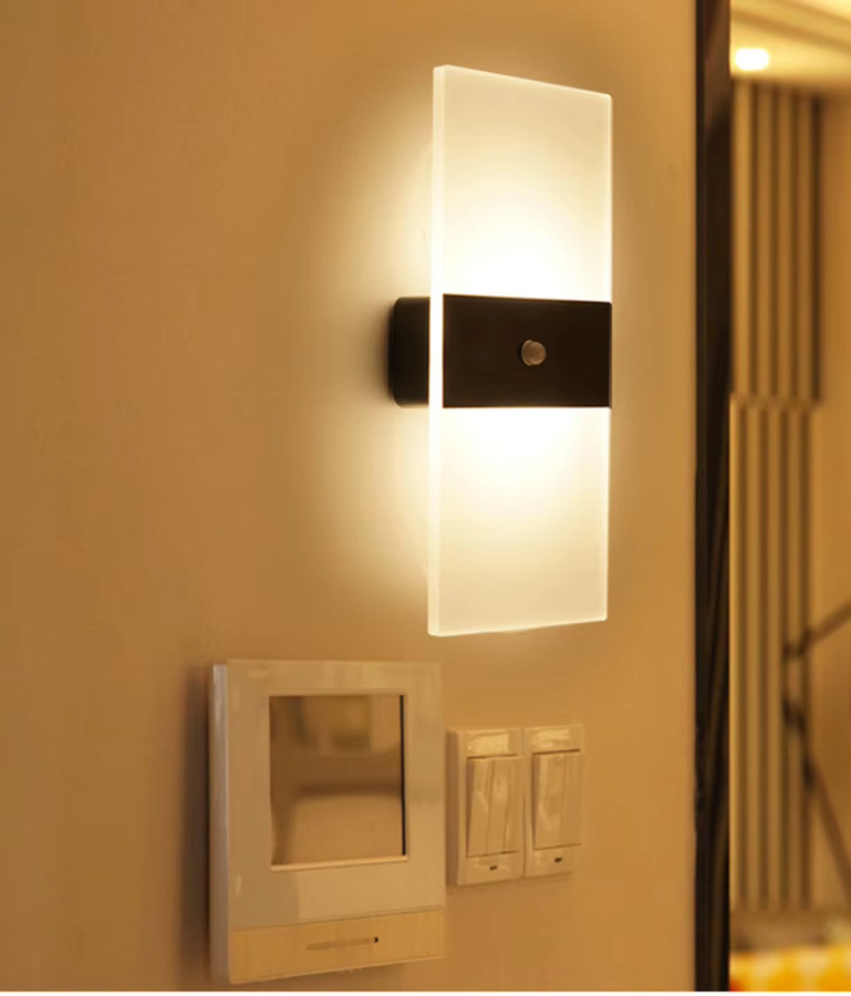 YooE LED-Wandleuchte mit Bewegungserkennung in Weiß, batteriebetrieben mit Touch-Schalter und warmweißem Licht, modern und rechteckig für Wohnzimmer und Schlafzimmer - Bild 3