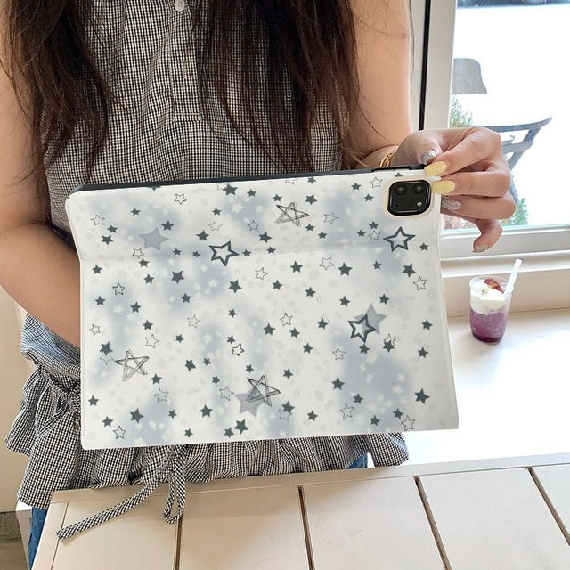 Ins Tint the Stars Tablet-Hülle für Apple iPad Pro 10/11 Zoll und iPad Air 3/4/5 in Weiß - Bild 1