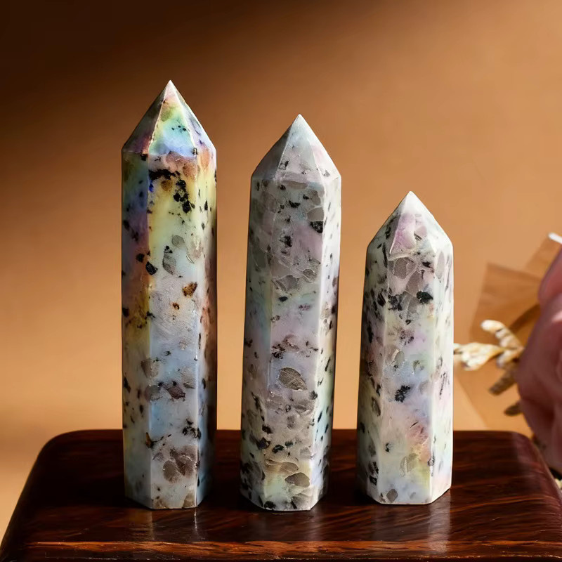 RYCRYSTAL Tianshan Blaue Kristallpyramide aus Energiequarz, Dekoration aus Naturstein in Blau und Multicolour - Bild 2