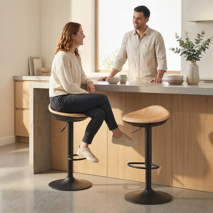 HOMCOM 2er-Set Barhocker in Eiche Holzoptik, höhenverstellbare Barstühle mit 360 Grad Drehung und Fußstütze, Sattelsitz aus PU-Kunstleder, B/T/H: 40 x 40 x 63-84 cm - Bild 2