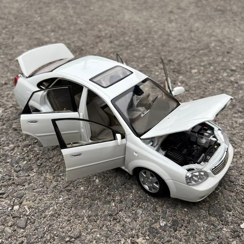 WELLY Excelle Auto Modell, 1:18, Metall - Bild 2
