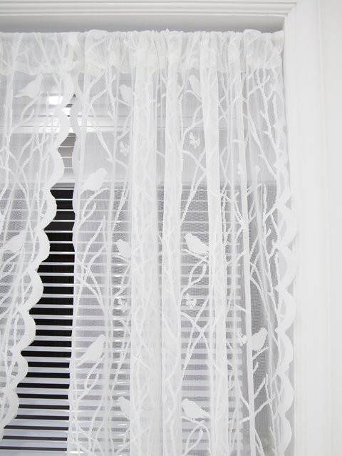 Transparente Spitzen-Fenstervorhänge mit Vogel- und Blumenmuster in Cremeweiß aus Polyester - Bild 1