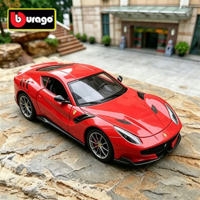 Bburago Ferrari F12 TDF, Sportwagen Modell, 1:24, Metall, Rot - Bild 1