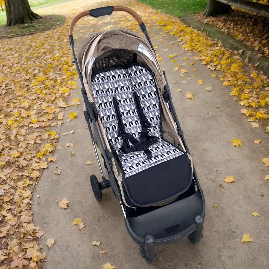 Universelles Baby Sitzkissen als weiche Matratze für Kinderwagen, Auto und Einkaufswagen als praktisches Zubehör - Bild 3