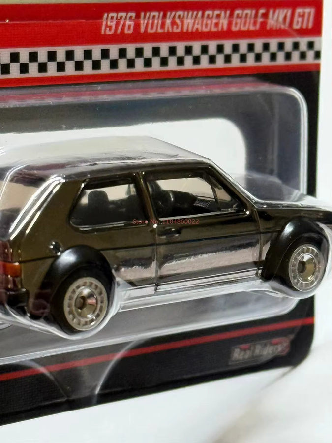 Hot Wheels 1976 Volkswagen Golf Mk1 GTI Tuned Version, Druckgussauto-Modellspielzeug, Maßstab 1:64 - Bild 4