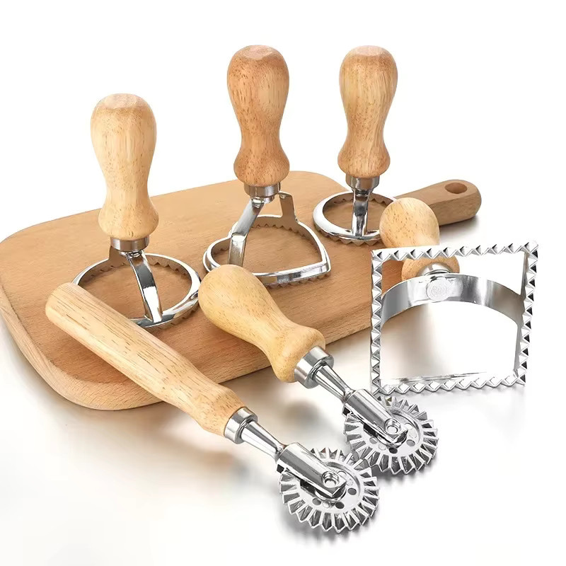 WIKHOSTAR Ravioli Maker Set aus Edelstahl in Silber, runder Nudelstempel und Ausstecher für die Küche - Bild 2