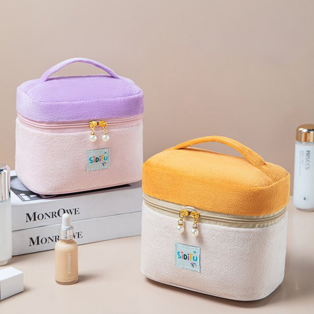 NANCY TINO Tragbare Make-up-Tasche Cloud Color Collision aus weichem Fleece, Kosmetik-Aufbewahrungstasche in Orange und Multicolour, B/T/H: 18,0 x 20,0 cm - Bild 1
