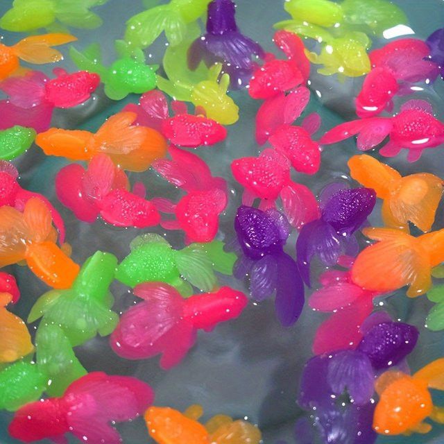 20 Stück Bunte Künstliche PVC Fische als 3D Aquarium Dekoration und Schreibtisch Ornament von ZSY - Bild 1