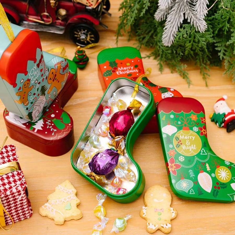 Bunte Weihnachts-Blechdose in Weihnachtsstrumpfform als Süßigkeitenbox für deine Partygeschenke - Bild 2