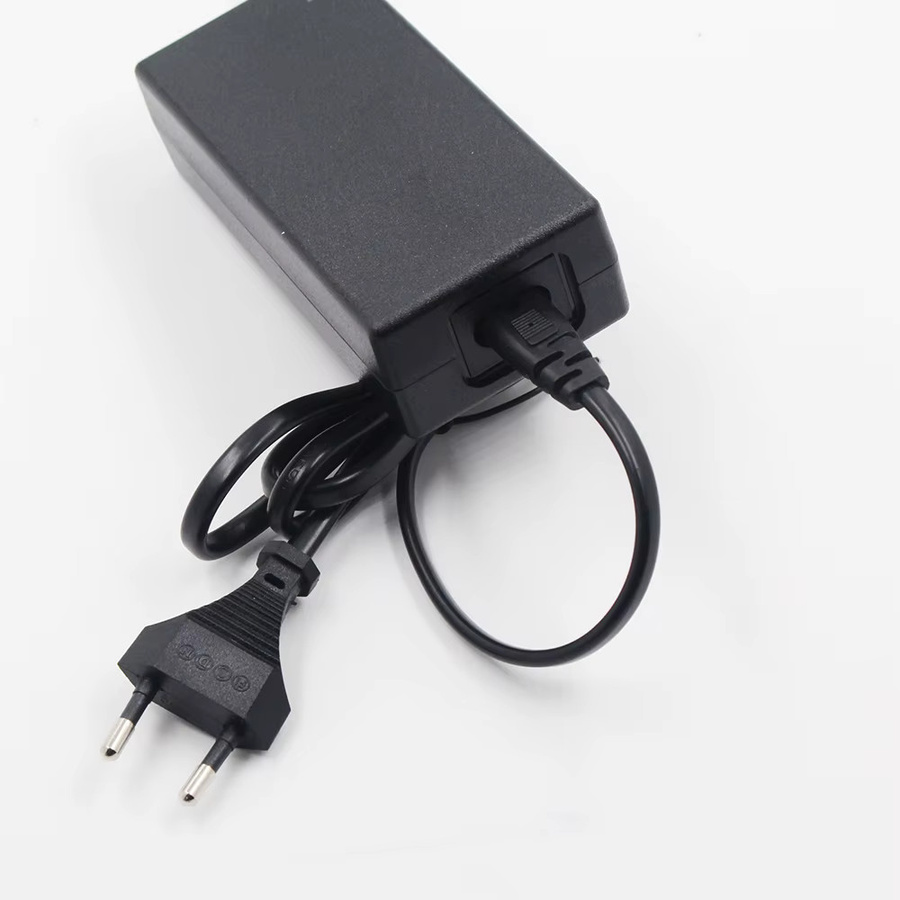 Lamakoki LiFePO4 Ladegerät 21,9 V 5A mit EU-Stecker und Barrel-Plug, Schwarz - Bild 2