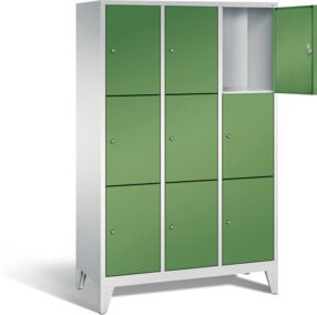 Garderobenschrank Classic von C+P Möbelsysteme in Resedagrün und Lichtgrau, H 185,0 cm x B 120,0 cm x T 50,0 cm - Bild 1
