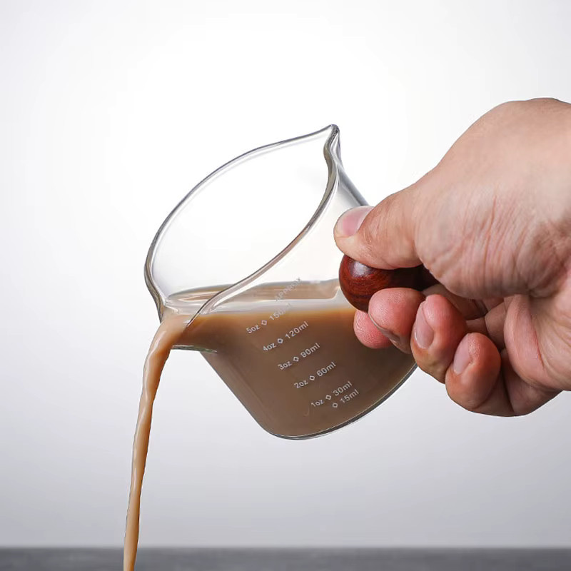 Fome Espresso Messbecher aus Glas mit Holzgriff und Skala, transparent, 75 ml und 150 ml - Bild 2