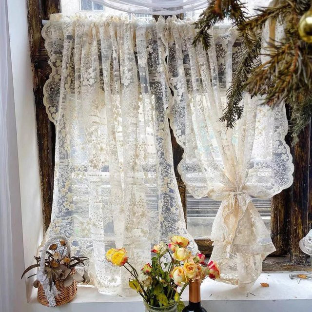 2er-Set tiyana Transparentvorhänge aus Spitze und Tüll in Beige mit floraler Stickerei für Wohnzimmer und Schlafzimmer, Breite: 120 cm, Höhe: 130 cm - Bild 1