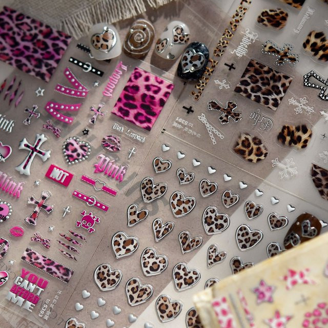 NAILFYOU Nagelaufkleber, Leopardenmuster, Herzförmig, Metallic - Bild 1