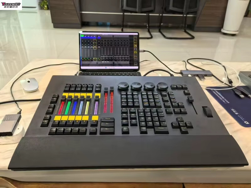 DDMSNSTAR Professioneller RGB Bühnenlicht-Controller mit DMX-Konsole und Effektsteuerung in Schwarz - Bild 3