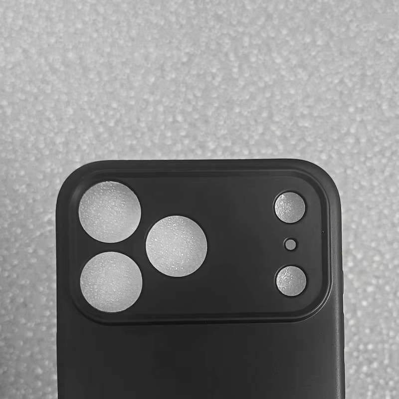 Stoßfeste Handyhülle aus weichem TPU für Apple iPhone 17 Air, 17 Pro und 17 Pro Max in Schwarz und Transparent mit mattem Finish - Bild 2
