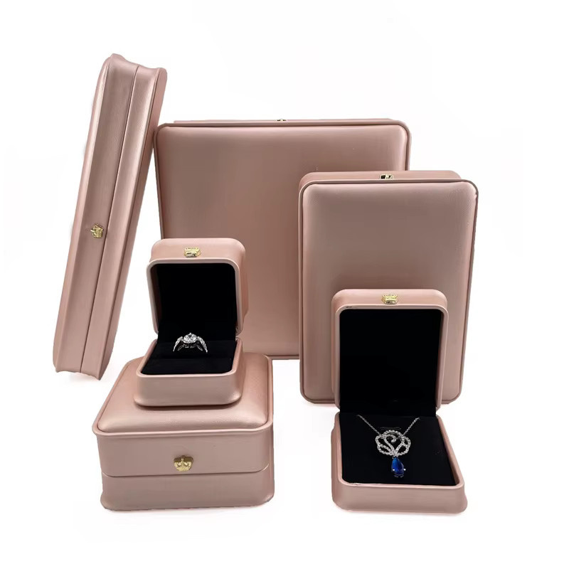 Modische Schmuckbox aus hochwertigem PU-Leder in Rosa für Ringe, Ohrringe und Armbänder - Bild 2