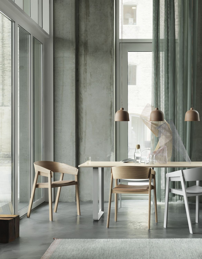 Muuto Cover Stuhl mit Lederpolster aus Eiche und braunem Leder - Bild 2