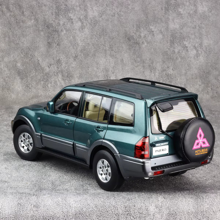 SunStar Mitsubishi Pajero V73, Automodell, 1:18, Metall - Bild 3
