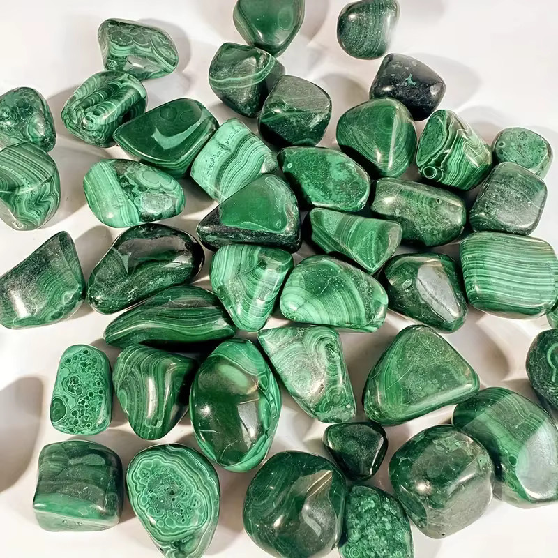 Natürlicher grüner Malachit-Trommelstein in unregelmäßiger Form für DIY-Schmuck und Dekoration - Bild 6