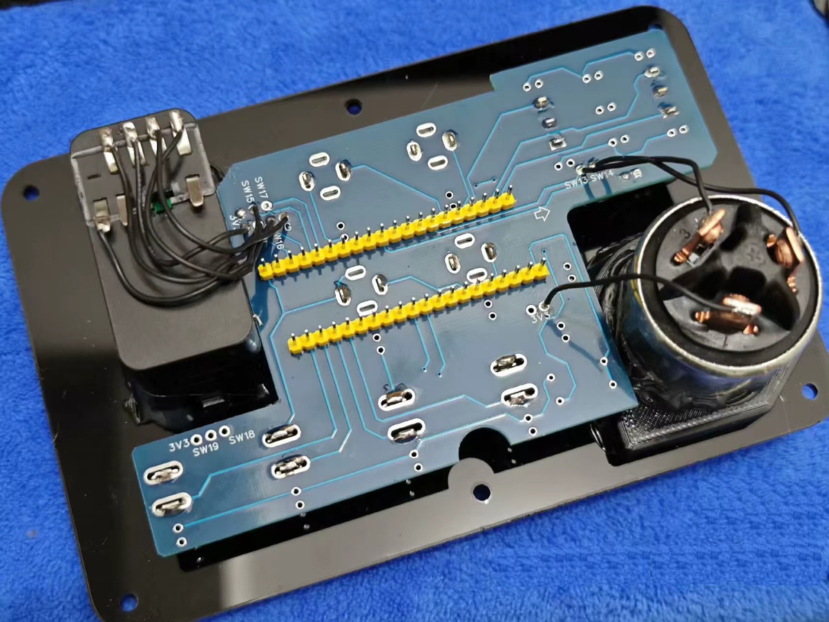 DUTRIEUX Rennsimulator-Zentralsteuerungspanel mit USB-Anschluss und Mikrofon in Schwarz für PC-Simulationen - Bild 2