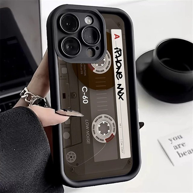 Retro-Kassetten Handyhülle aus weichem Silikon für Apple iPhone in Weiß mit Vintage-Musikdesign - Bild 1
