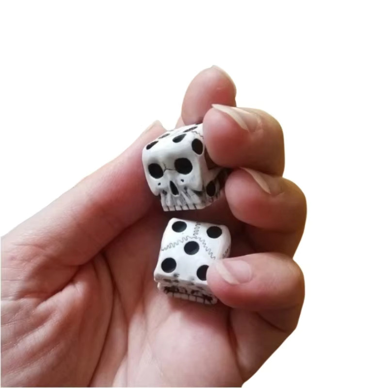 Meade Dungeons und Drachen Halloween Würfel Set, weiße Schädel, 2-teiliges Set - Bild 7