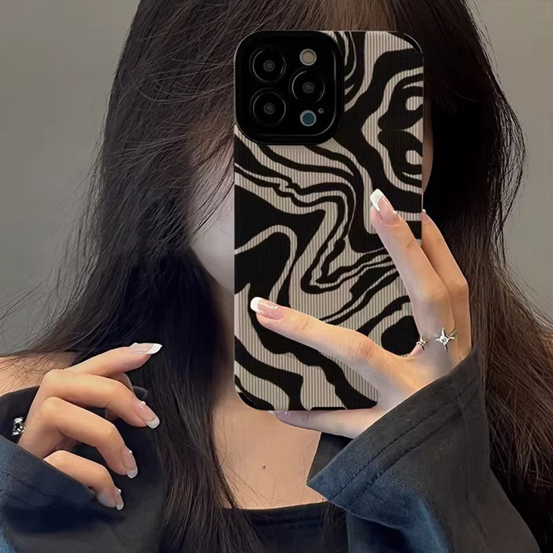 Stoßfeste Silikon Handyhülle im Zebrastreifen-Design für iPhone 12 13 14 15 Pro Max Mini und SE mit Falten-Optik - Bild 3