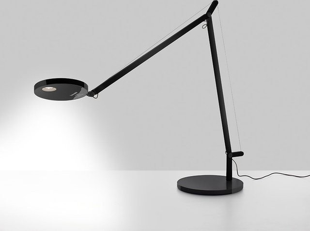 Artemide Demetra LED-Schreibtischleuchte in Schwarz Matt, dimmbar und verstellbar mit warmweißem Licht (3000K) - Bild 1