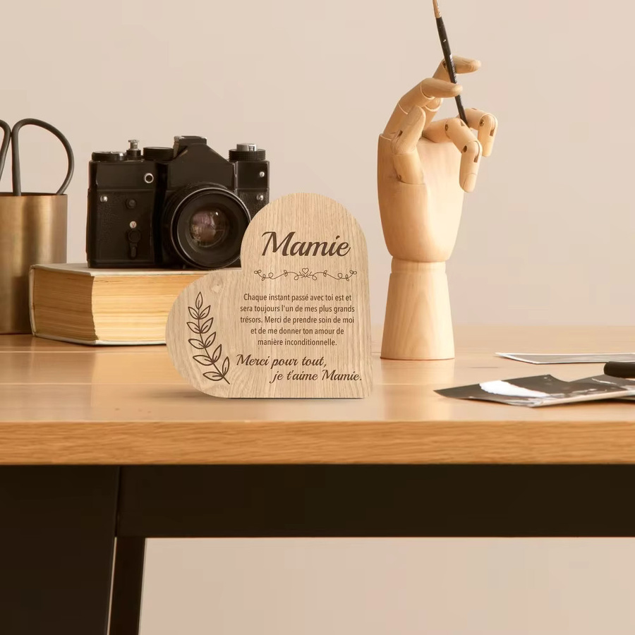 Putuo Decor Herzförmiges Holzschild Mamie in Braun als Tischdekoration für dein Zuhause - Bild 2