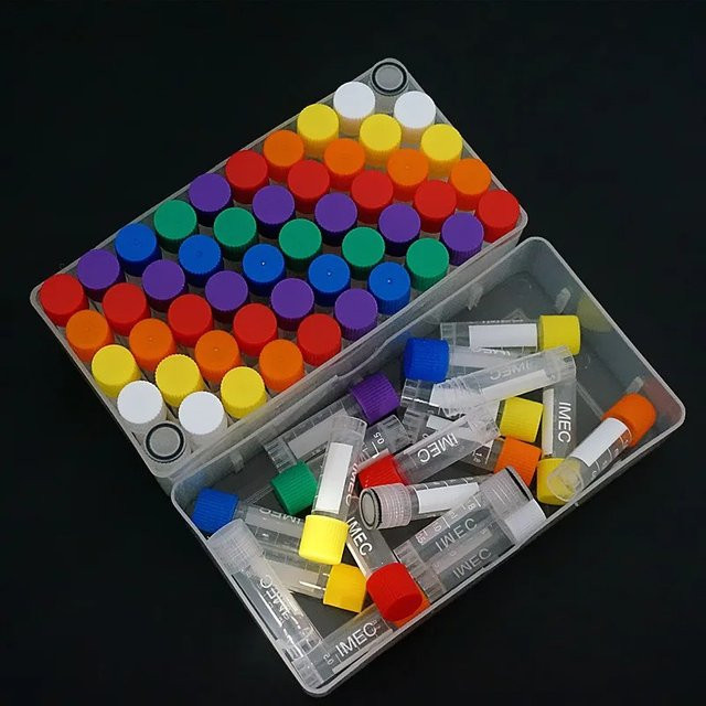 50-Gitter-Aufbewahrungsbox für Kryoröhrchen inklusive 50 Stück 1,8 ml Kunststoff-Kühlrohre in Mehrfarben - Bild 1