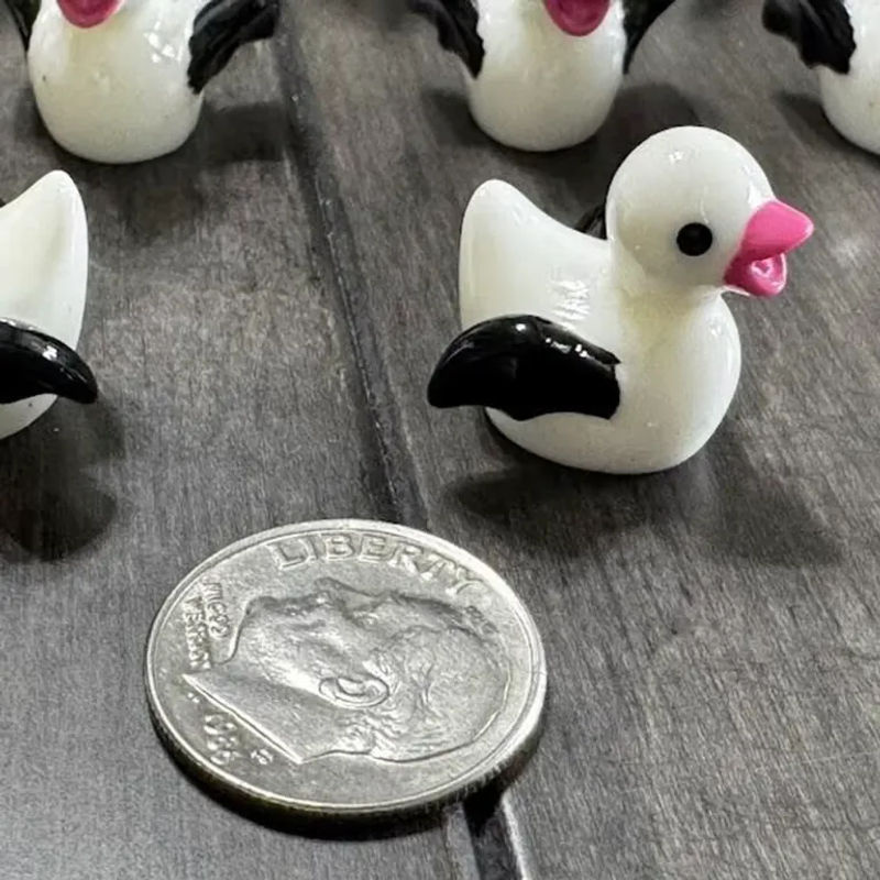 5 oder 10 Stück Mini-Halloween-Enten aus Kunstharz in Weiß als Dekorationszubehör für Topfpflanzen und DIY-Handwerk - Bild 2