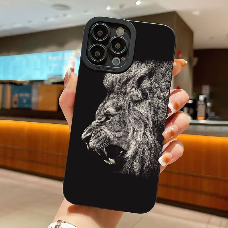 Stoßfeste Silikon Handyhülle mit Löwen-Grafikmuster für iPhone 15 Pro Max 14 13 12 11 XS XR 7 8 Plus SE in Schwarz - Bild 5