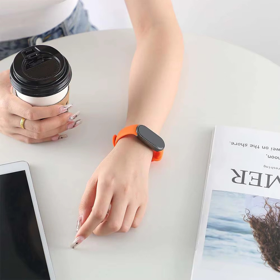 Xiaomi Silikon Sport-Armband für Mi Band 10, 9 und 8 mit NFC Funktion in Weiß für Unisex - Bild 3