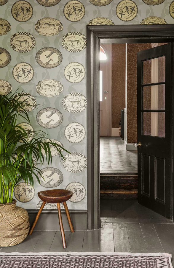 Cole & Son Tapete Matrinah mit Animal Print Design in Gold und Olive aus Vlies - Bild 1