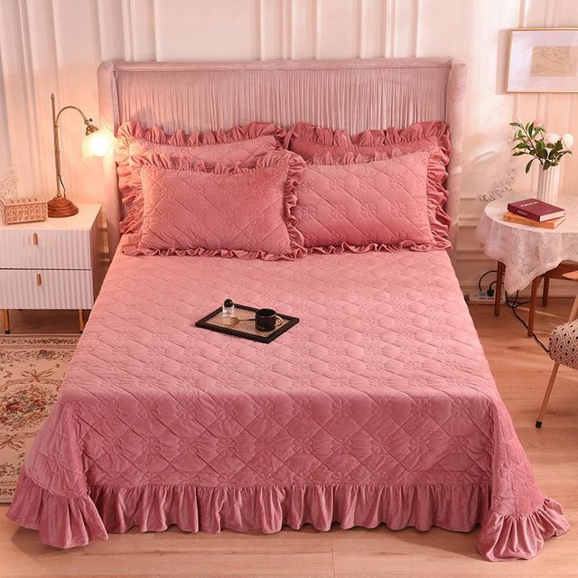 Yiran Furniture Winterbettwäsche aus Samt mit Rüschen und Karomuster in Pink, gesteppte Tagesdecke B/B: 250 x 270 cm - Bild 1