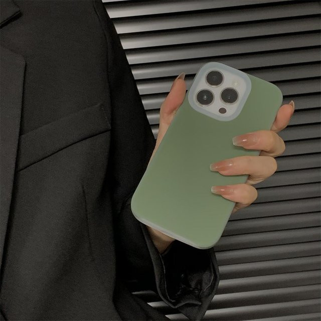 Yiran Jelly Kameraschutzhülle für iPhone in Grün mit mattierter Oberfläche und samtener Innenseite - Bild 1