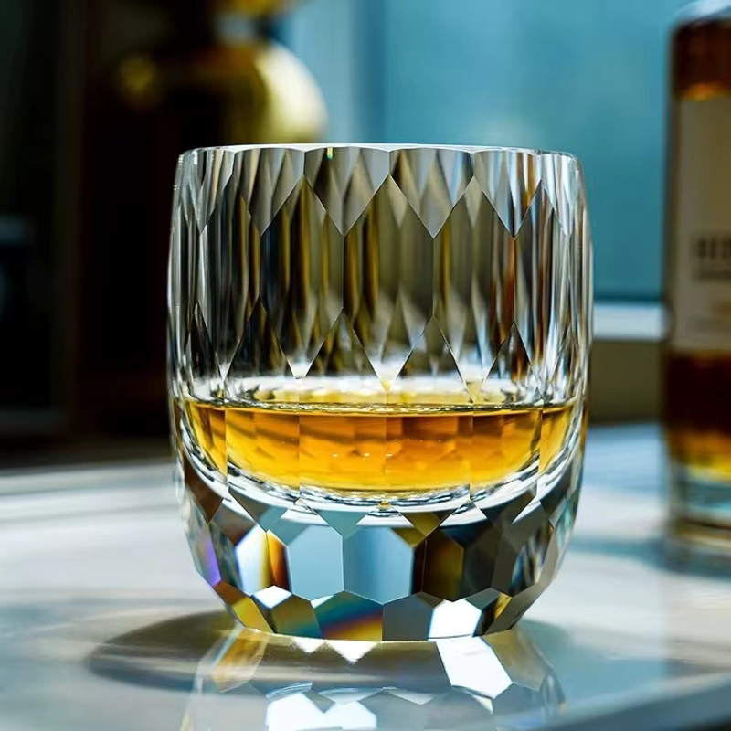 Loveyalty Kristallglas Tumbler Diamantgeschliffen Transparent Geometric Design für Whisky und Likör - Bild 2