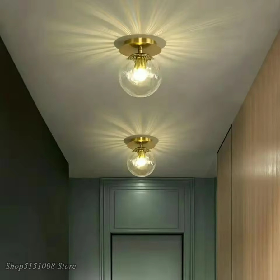 Moderne LED Deckenleuchte LZPZ RUI aus Glas und Metall in Gold/Messing mit transparentem Kugelschirm - Bild 2