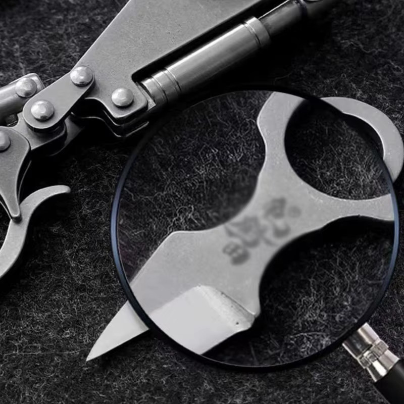 Outdoor EDC Teleskop Schlüsselbund aus Stahl in Silber mit Anti-Verlust-Funktion und Schneidwerkzeug - Bild 4