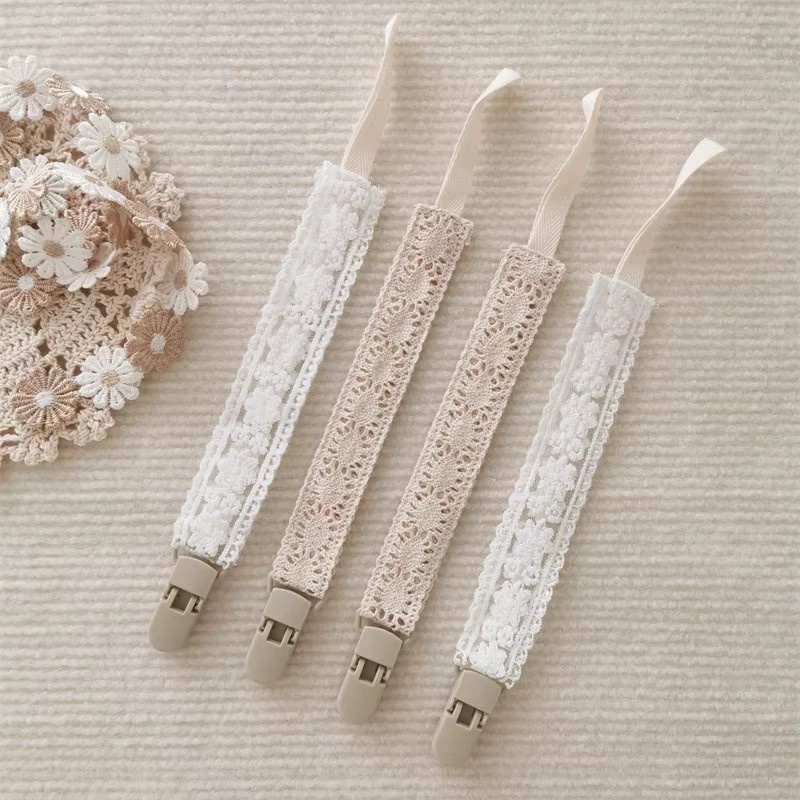Baby Schnuller Kette in Beige aus Kunststoff mit Tuch und Beißring - Bild 1