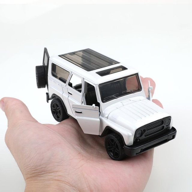 Linyi toy car Uaz Legierung Rückzieher Auto, Maßstab 1:36, Metall, ab 4 Jahren - Bild 1