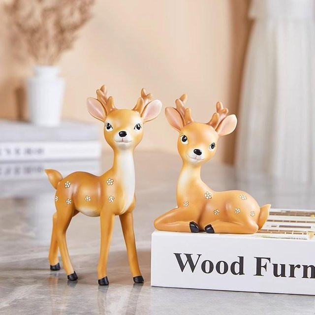 Yiran Furniture Deko-Figur Hirsch mit Pflaumenblüten aus Kunstharz in Beige - Bild 1