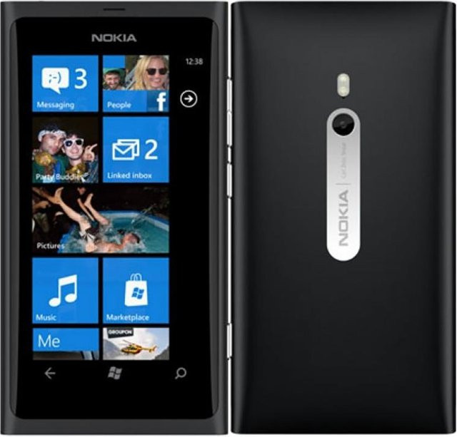 Nokia Lumia 800 Refurbished Mobiltelefon Schwarz mit 3G, WiFi und GPS sowie 8MP Kamera - Bild 1