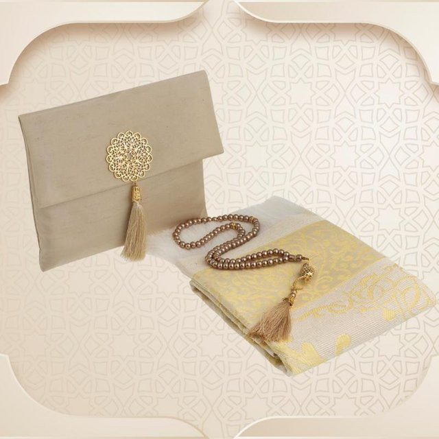 Muslimischer Gebetsteppich mit Tasbih und Tragetasche in Beige, Weiche Sajadah Matte mit Löwen-Ornament für Ramadan und Eid - Bild 1