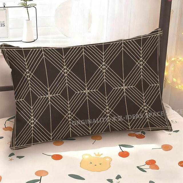 Rechteckige Kissenhülle mit geometrischem Muster von JMG Clothing in Schwarz, B/H: 60 x 40 cm - Bild 1