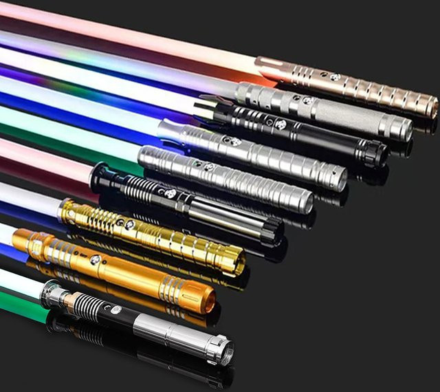 DiXinNi Lichtschwert, Metallgriff, RGB 16 Farben, mit Duell-Sound, LED-USB-Aufladung - Bild 1