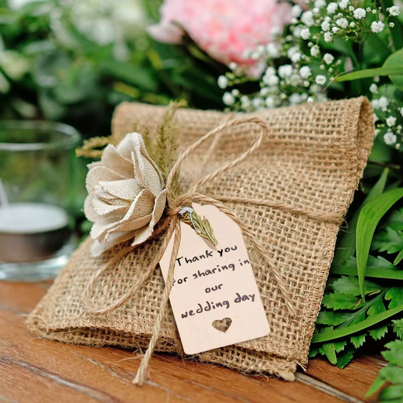 24 Stück Holzanhänger Set aus Naturholz mit Herzform für DIY-Handwerk und Dekoration in Beige und Weiß - Bild 4